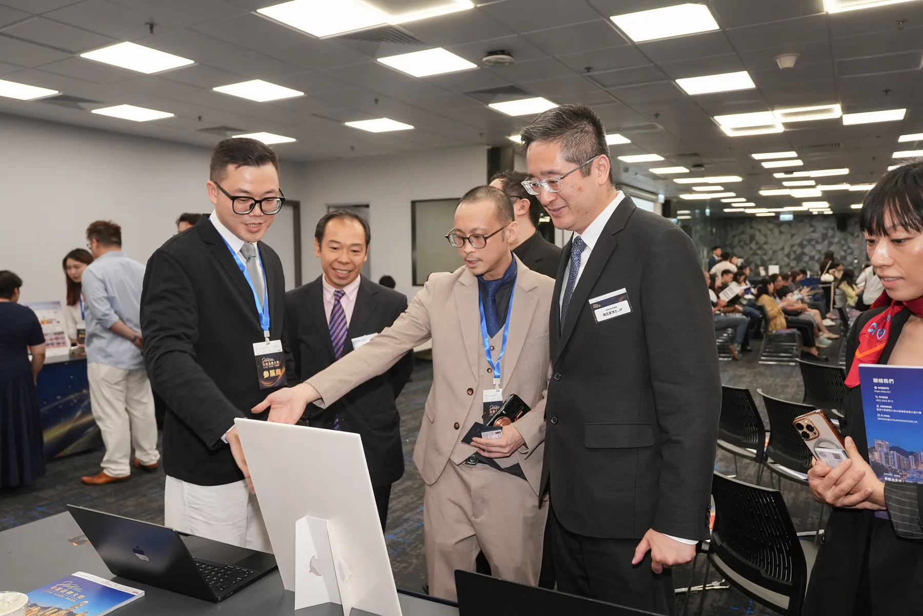 Exhibitors and brand networking · 42/80