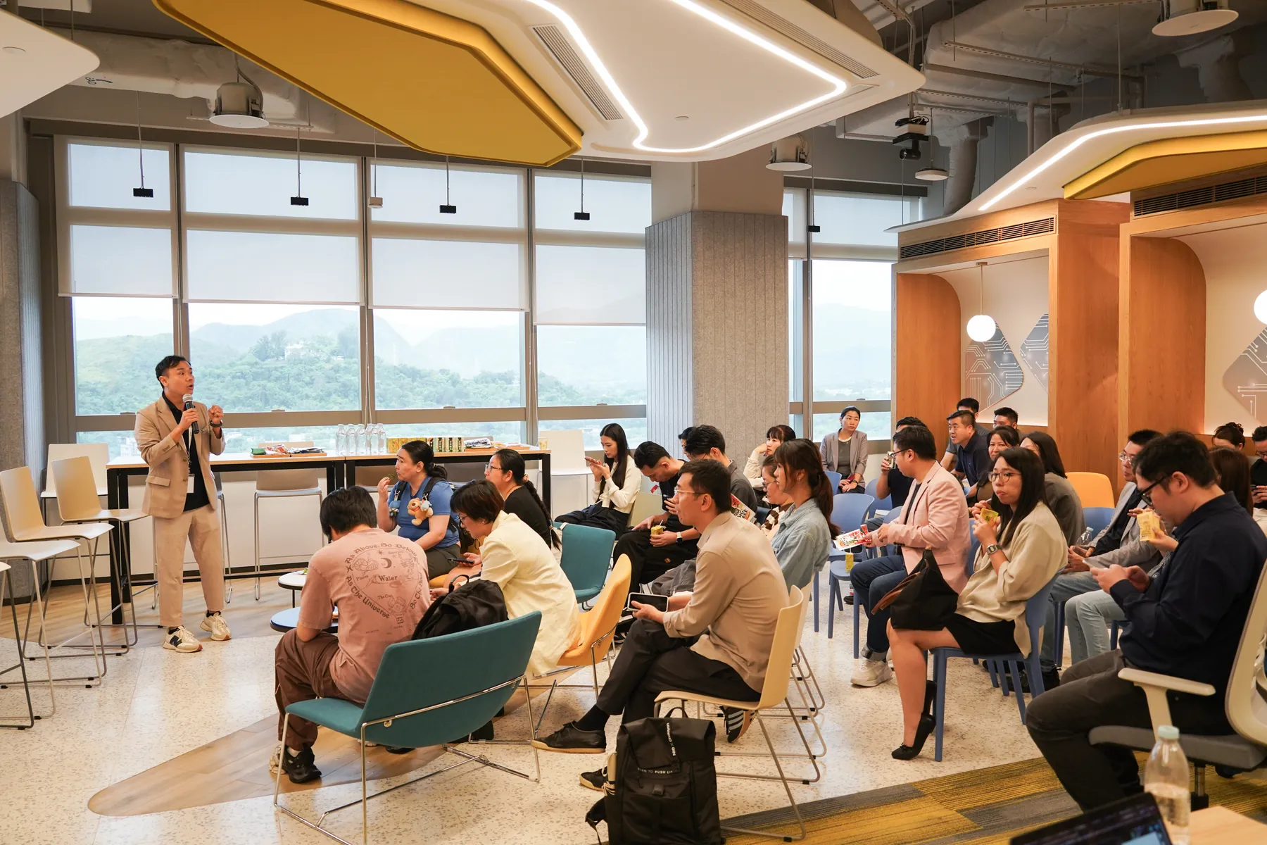 14 August business and technology visit · 60/80