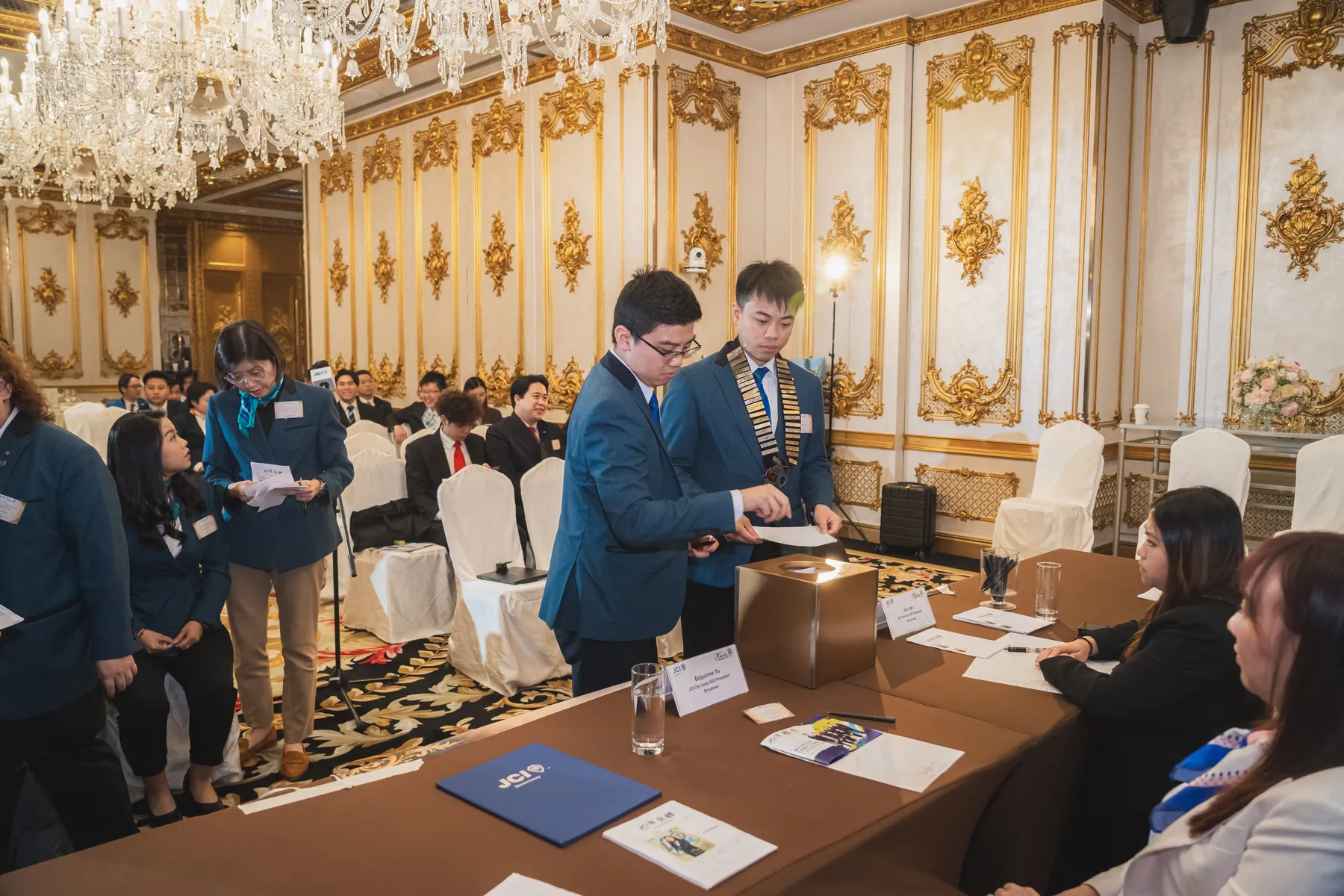 Members participating in the AGM · 49/100